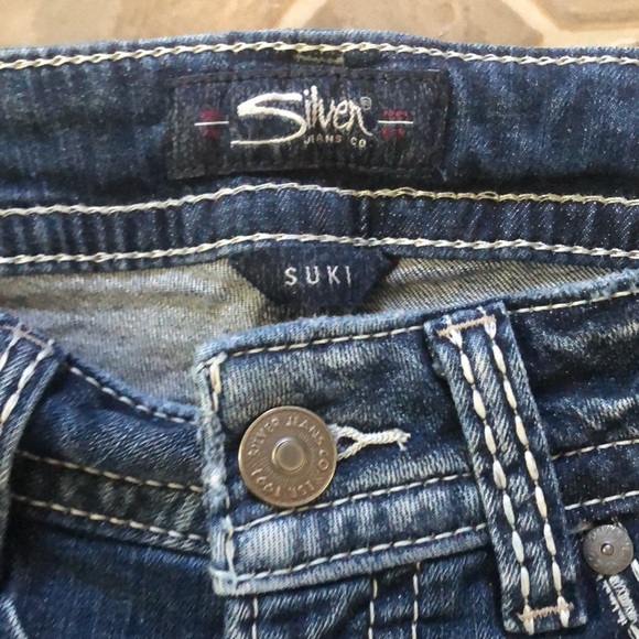 Silver Suki Jean Capris - Picture 2 of 6